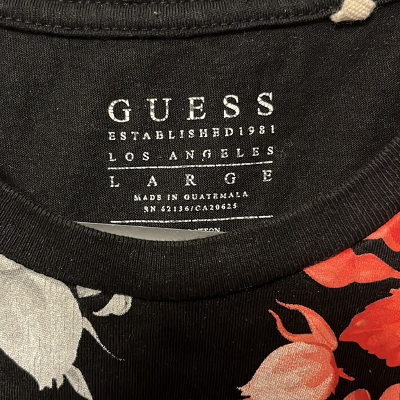 Guess Floral Print Graphic T-Shirt Size large - Picture 3 of 4